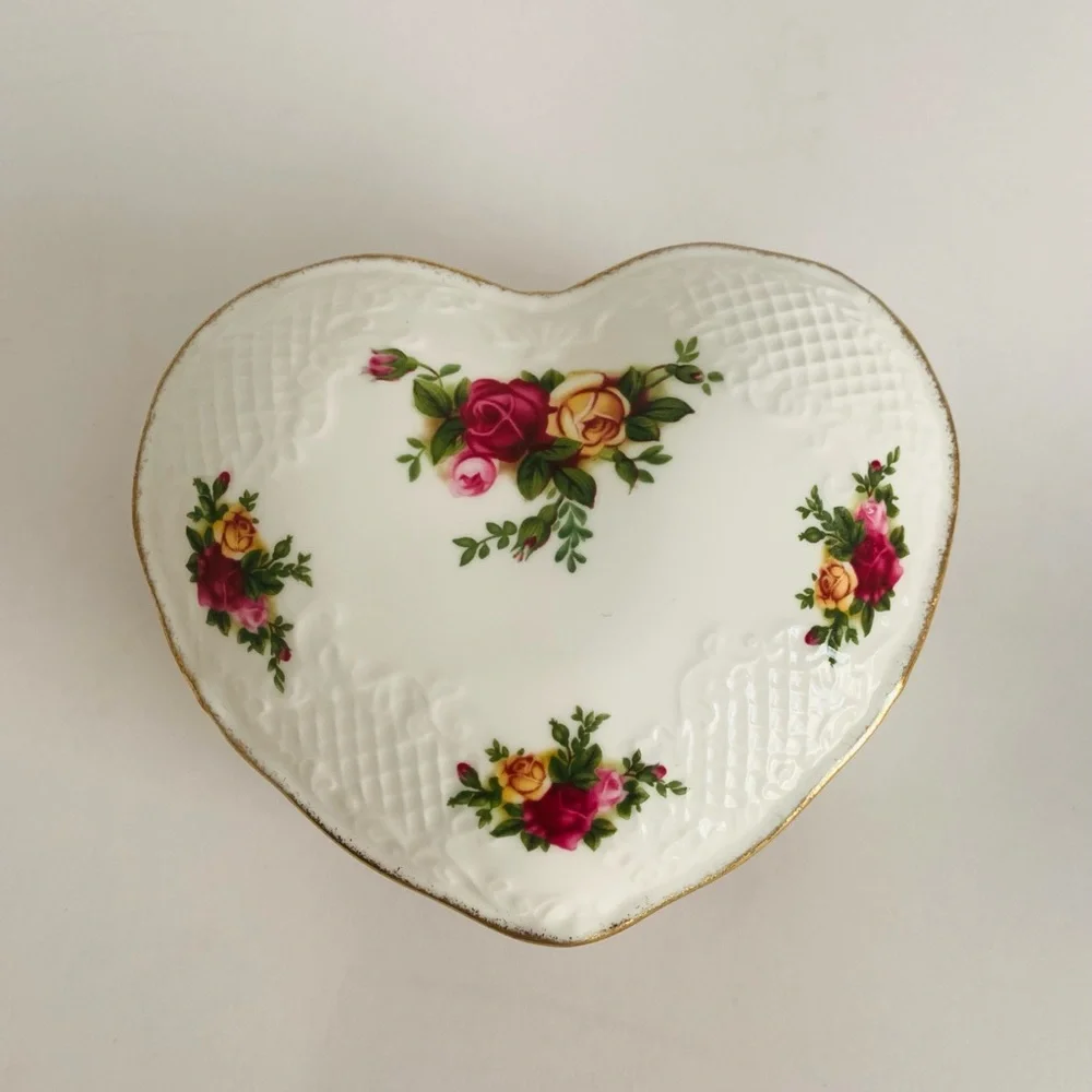 Vtg Royal Albert Old Country Roses Heart-Shaped Porcelain Trinket Dish